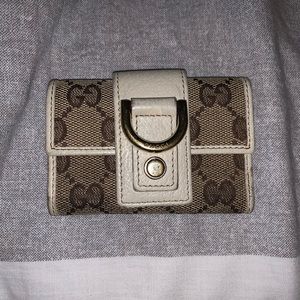 Gucci key holder! 6 key